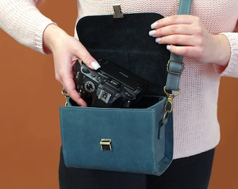 Borsa per fotocamera in pelle con interno imbottito, borsa per fotocamera a tracolla con incisione personalizzata, borsa per fotocamera protettiva personalizzata, borsa da viaggio per fotografo