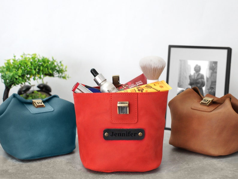 Kit Dopp femme, trousse de toilette personnalisée pour elle, pochette accessoires en cuir, cadeau personnalisé pour femme, sac en cuir organisateur de bijoux image 4