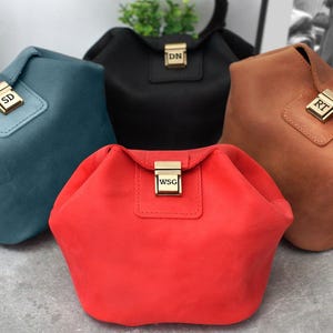 Personalisierte Leder Dopp Kit für Sie, Benutzerdefinierte Make-up-Tasche, Monogramm Kulturtasche Frauen, Namens Bachelorette Taschen, Brautjungfer Geschenke