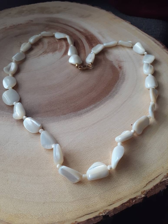 Vintage mother of pearl necklace, Retro pearls, 19