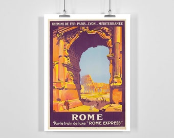 Puede incluir: Cartel de viaje vintage de Roma, con un arco que enmarca el Coliseo. El cartel utiliza tonos naranja, morado y azul. El texto en la parte superior dice "CHEMINS DE FER PARIS - LYON - MÉDITERRANÉE". La palabra "ROME" se muestra en negrita.