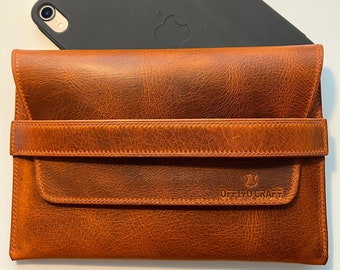 Funda de cuero cosida a mano para iPad Mini, diseño exclusivo en color marrón.