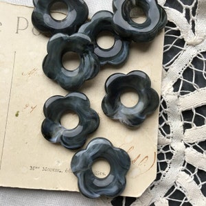 6pcs / 26mm / Flower Beads / Black and White Marble Color Acrylic Beads
