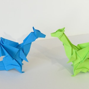 Handgemaakte origami draak, papieren draak decoratie, beste cadeau voor haar hem, fantasieorigami, drakencadeau, krachtsymbool