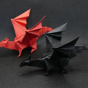 Handgemaakte origami draak, papieren draak decoratie, origami decoratie, fantasieorigami, drakencadeau, krachtsymbool