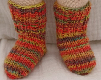 Foot length up to 6 cm: Hand-knitted wool socks, doll socks usually fit 30 to 35 cm tall Waldorf-style dolls.