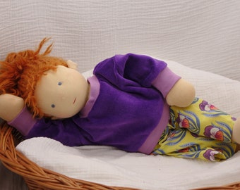 Puppenkleiderset zweiteilig: Pullover und Hose, für eine 40 bis 45 cm große Puppe nach Waldorfart