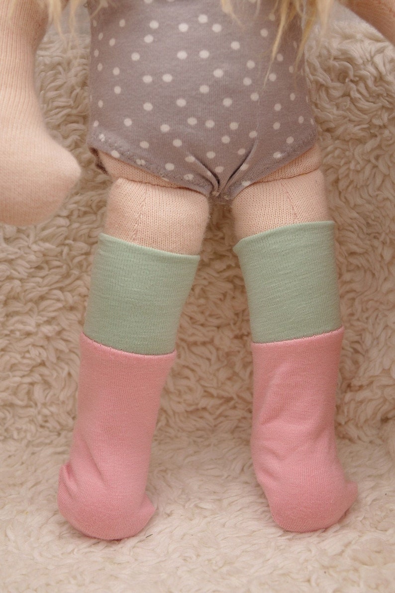 For a 30 to 35 cm tall Waldorf-style doll: colorful stockings made of organic jersey image 1