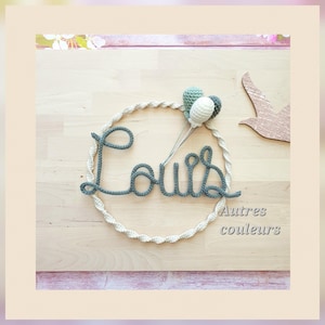 Gepersonaliseerde macramé decoratie met gebreide naam en gehaakte ballonnen - gepersonaliseerd nachtlampje - gepersonaliseerd babycadeau
