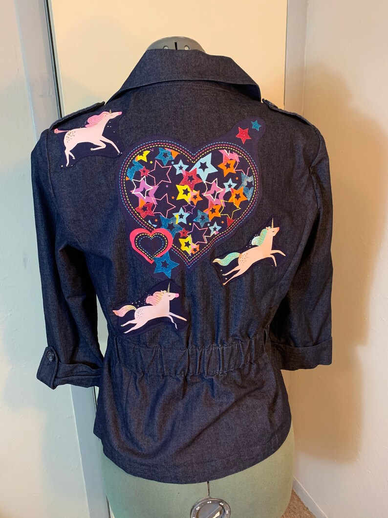 Size MEDIUM Lightweight Blue Ladies Jacket with Hearts and Unicorns