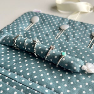 Roll Up Jewellery Pouch, Handmade Jewellery Holder, Girls Womens Accessories Holder, Sage Polka Dot Fabric Bag, Eco-Friendly Vegan Gift imagem 3