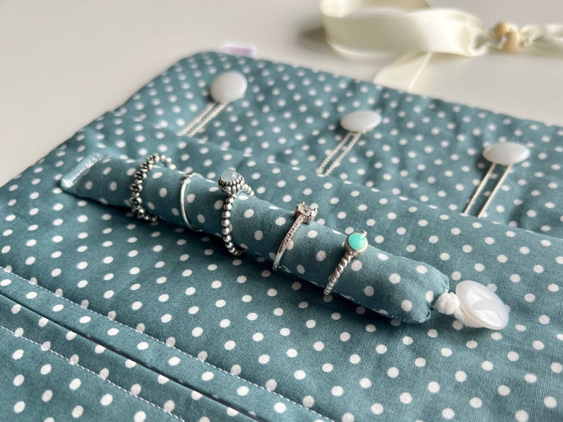 Roll Up Jewellery Pouch, Handmade Jewellery Holder, Girls Womens Accessories Holder, Sage Polka Dot Fabric Bag, Eco-Friendly Vegan Gift imagem 3