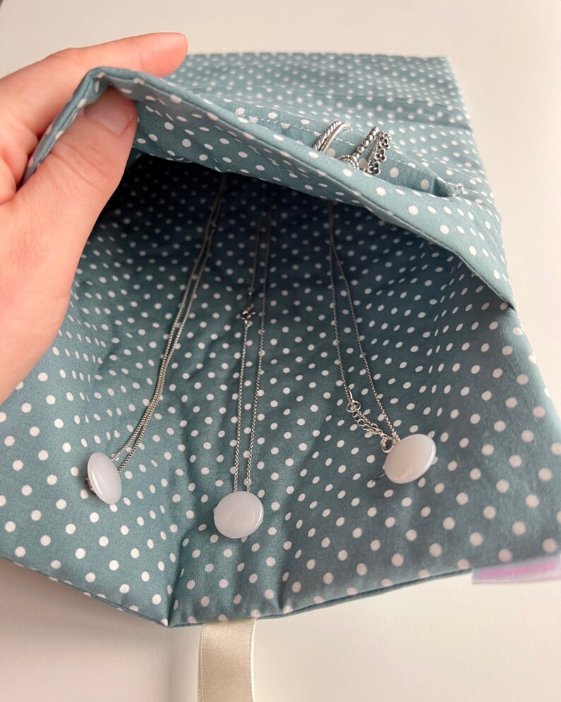 Roll Up Jewellery Pouch, Handmade Jewellery Holder, Girls Womens Accessories Holder, Sage Polka Dot Fabric Bag, Eco-Friendly Vegan Gift imagem 6