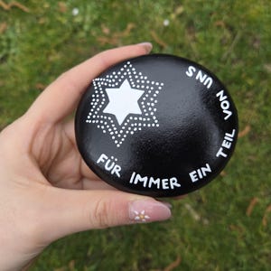 Memorial stone / Grave offering / Mourning stone / Mourning gift / Stillborn child / Acrylic on stone / Painted stone / Gift for bereaved mothers