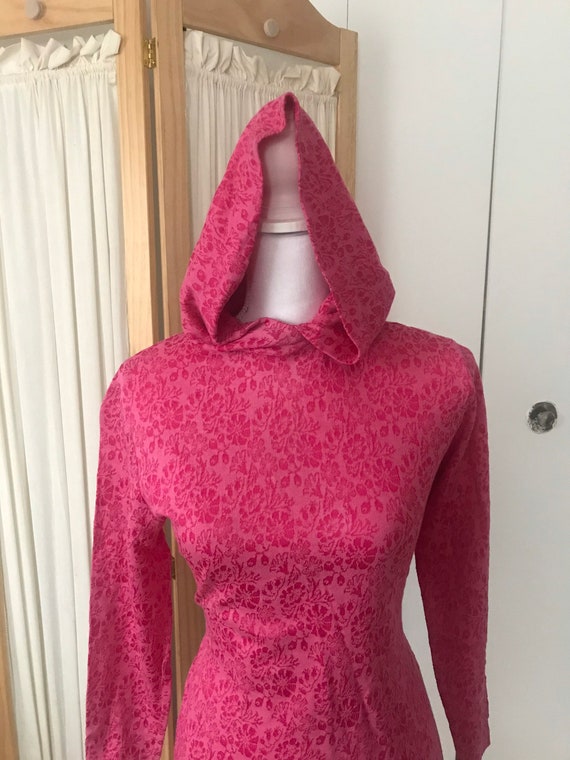 1960's/1970’s Hot Pink Hooded Pullover Sweater