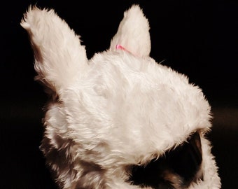 Чехол на мотошлем заяц. Шлем мотоциклетный заяц. Чехол на шлем заяц. Чехол на шлем. Прикольные чехлы на шлем.