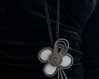 Ceramic Floral Zipper Pendant – Eco-Floral Jewelry | Recycled Ceramic Zipper Necklace | Sustainable Floral Pendant