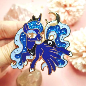 Princess Luna MLP - My Little Pony - Gold Hard Glitter Enamel Pin image 1