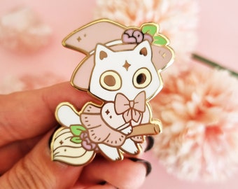 Cat Witch Acatemy of Magi - The Star Chaser - Gold Hard Enamel Pin