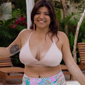 Supportive Triangle Bikini Top for Large Bust – Adjustable, Wireless, Removable Pads