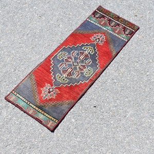 Small oushak rug, Turkish wool rug, Decorative vintage rug, Handmade rug, Boho home decor, Carpet, Doormat rug, Rug, 1 x 2.9 ft TV2827