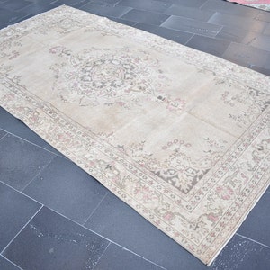 Turkish vintage rug, Handmade rug, Large area rug, Oriental rug, Bohemian rug, Home decor, Faded rug, Diningroom rug, 4.9 x 9.4 ft TV5081