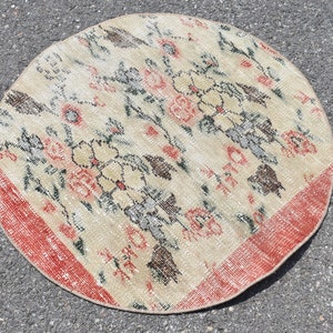 Turkish small rug, Vintage rug, Handmade rug, Floral area rug, Round rug, Boho home decor, Bohemian rug, Doormat rug, 2.7 x 2.7 ft TV1972