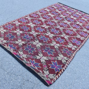 Nomadic rug, Floral kilim rug, Red kilim rug, Turkish vintage rug, Handmade wool rug, Natural rug, Livingroom rug,  5.7 x 9.7 ft  TV3004