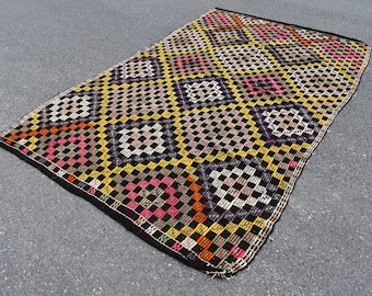 Oversize kilim rug, Turkish vintage handmade rug, Bohemian decor, Diningroom rug, Geometric kilim rug, Colorful rug,  5.5 x 9.1 ft  TV2490