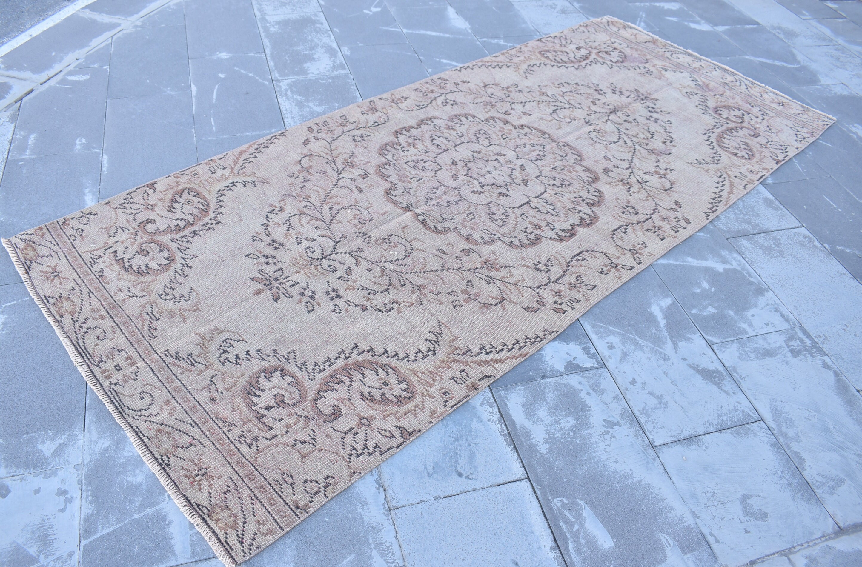 Turkish rug, Vintage oushak rug, Handmade wool rug, Oriental hallway rug, Bohemian rug, Home decor, Carpet, Oushak rug, 3.8 x 9 ft TVR0801