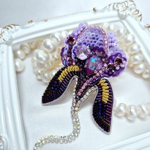 Purple Iris brooch | Realistic flower brooch | Beaded crystal brooch | Perfect gift for mother | Spring Summer jewelry | Must have accessory