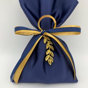 Bomboniere di rami d'ulivo, bomboniere nuziali blu navy, bomboniere di lusso, boubouniere battesimale greche, bomboniere greche, koyfeta.