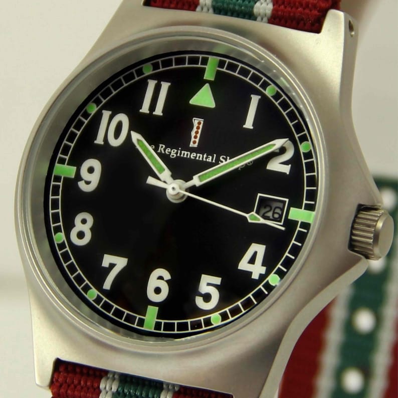 Reloj militar G10 con correa de cuero marrón. imagen 4