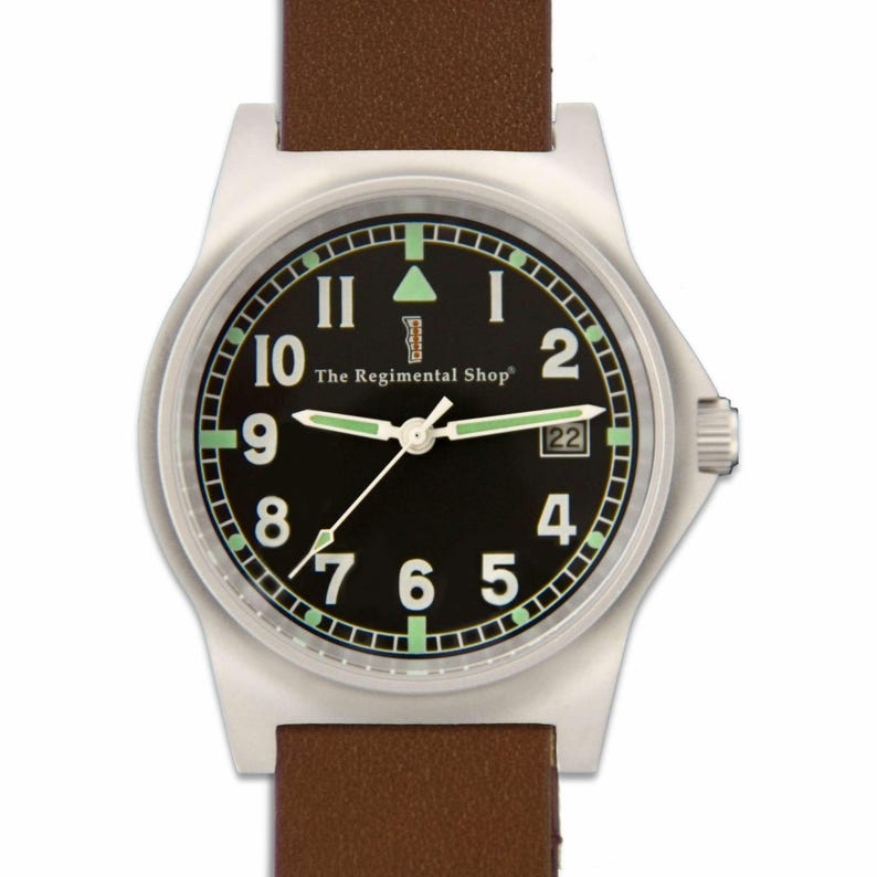 Reloj militar G10 con correa de cuero marrón. imagen 1