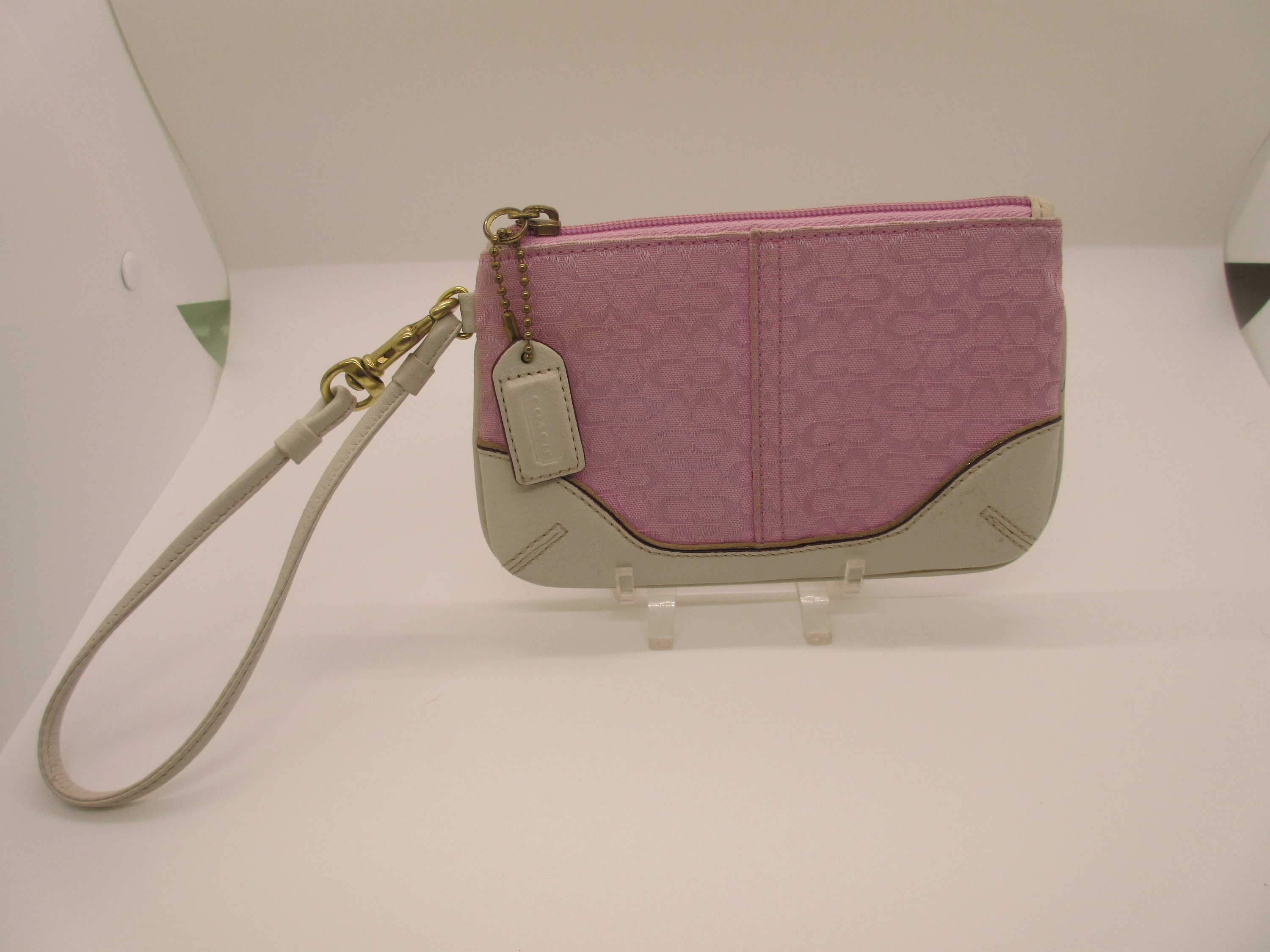 coach wristlet pink