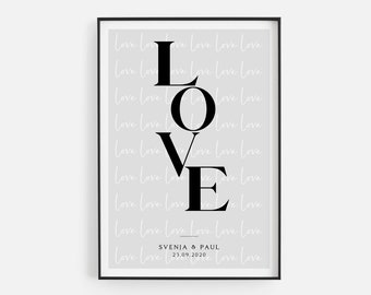 Poster LOVE, personalisiert mit Vornamen und Wunschdatum, Hintergrundschrift "love", Geschenk für Liebe, Valentinstag, Mutter- und Vatertag