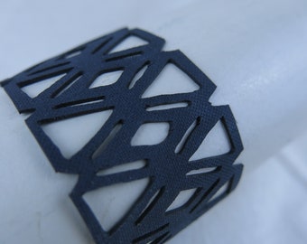 bracelet with geometric design