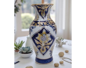 作家作品　テクスチャーのある陶器製球形花瓶 板谷波山《彩磁紫陽花模様花瓶》 - 国立工芸館