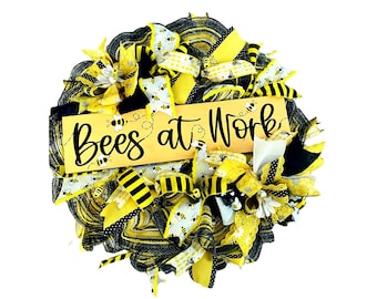 Bee Wreath for Front Door, Bees at Work Wreath, Bumble Bee Decor, Summer Door Hanger, Yellow Black Mesh Wreath, Farmhouse Decor