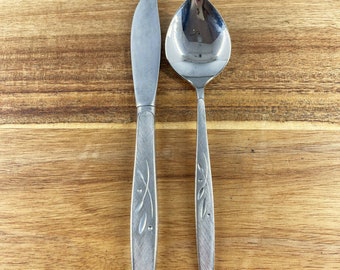 Satin Cube Heirloom Stainless Steel 9 1/4" Steak Knives 2 4 ONEIDA ACT II Satin Cube Heirloom Stainless Steel 9 1/4" Steak Knives 2 4 ONEIDA ACT II