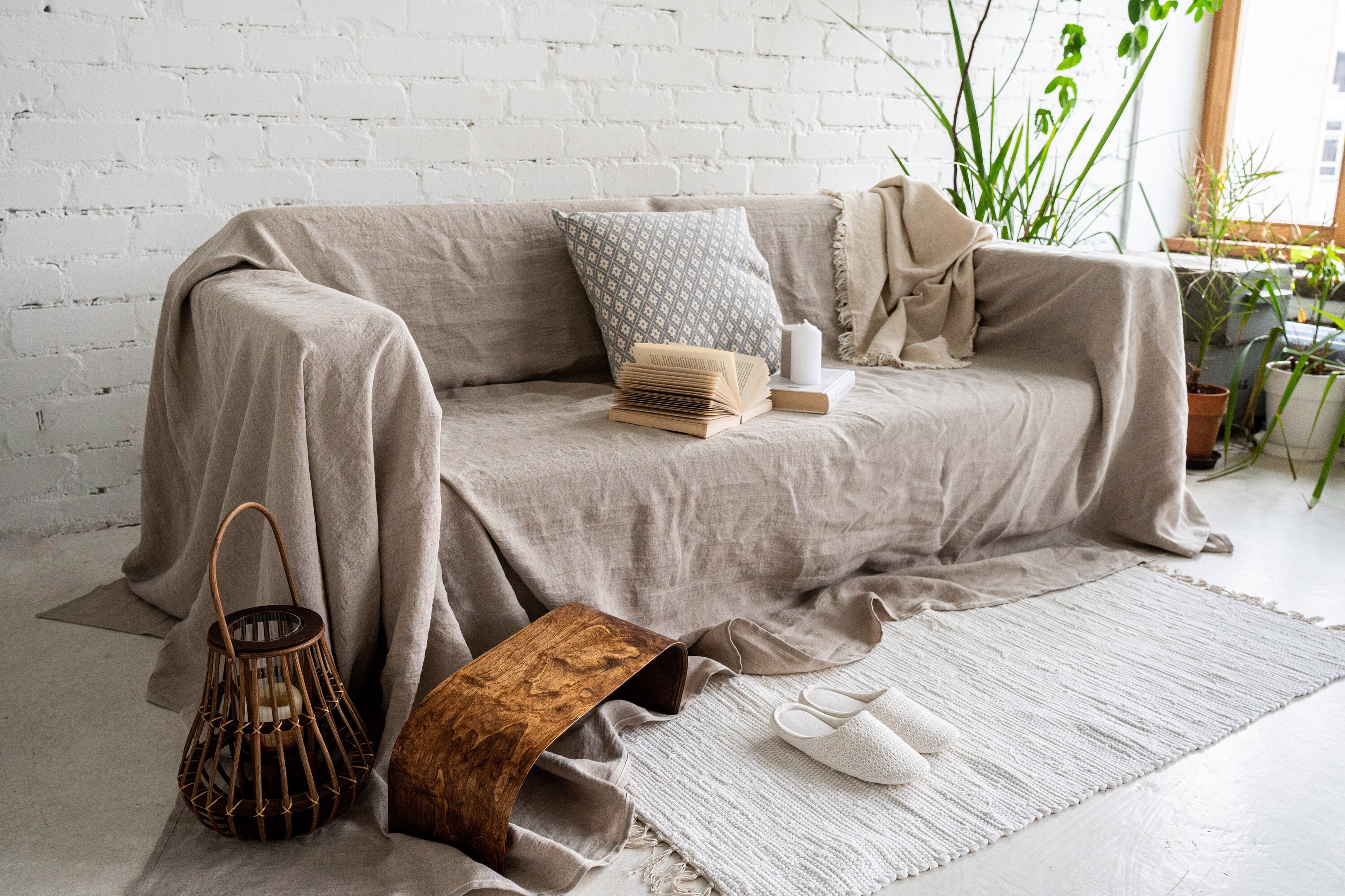 Frost Sweep Favor Linen Slipcovered Sofa Substantial Michelangelo Internal frost-sweep-favor-linen-slipcovered-sofa-substantial-michelangelo-internal