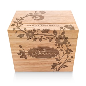 Personalisierte Rezeptbox, gravierte Rezeptkartenbox aus Holz | Benutzerdefiniertes Familienrezept-Andenken | Brautparty Geschenk | Geschenk für Mama, Foodie vorhanden