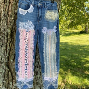 BEAUTIFUL, NEW One-of-a-Kind Boho/Hippie embellished jeans. LEE high rise size 8.