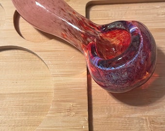 Cachimbo de vidro roxo com design de galáxia