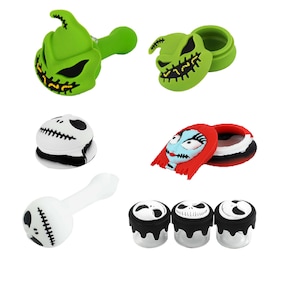 May include: A set of silicone containers and pipes featuring characters from the film The Nightmare Before Christmas. The set includes a green pipe with a Jack Skellington face, a green container with a Jack Skellington face, a white pipe with a Jack Skellington face, a white container with a Jack Skellington face, a red container with a Sally face, and three small containers with Jack Skellington faces.