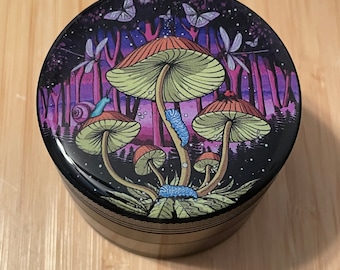 Moedor de ervas, cogumelos, mariposa, hippie, 4 partes, 6,35 cm x 4,45 cm, moedor de mariposa, borboleta, hippie, moedor de vida, moedor psicodélico, moedor de libélula