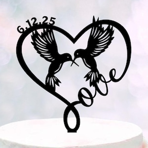 Topper per torta nuziale a forma di colibrì con data, topper per torta a forma di uccello con colibrì, topper per torta a forma di cuore con coppia di uccelli, decorazione per torta a forma di colibrì