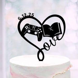 Gamer und Buch Nerdy Hochzeitstorte Topper mit Datum Initialen, Gaming und Bücherei Themen Hochzeit, Videospiel Hochzeitstorte Dekorationen mit Herz