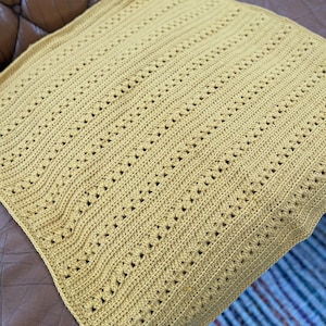 Handmade Crochet Baby Blanket: Granny Stripe Cellular Design