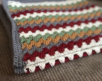 Handmade Crochet Baby Blanket: Unisex Cellular Knit